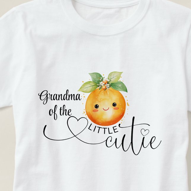 Camiseta Vovó do Pequeno Citrus Orange (Grandma of the little cutie baby shower t-shirt with adorable little cutie baby face.)