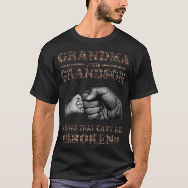 Camiseta Vovó e neto Um Bond que não pode ser quebrado M (Frente)