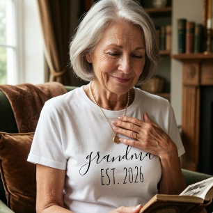 Camiseta Vovó Est Ano Minimalista Design de Letra Elegante
