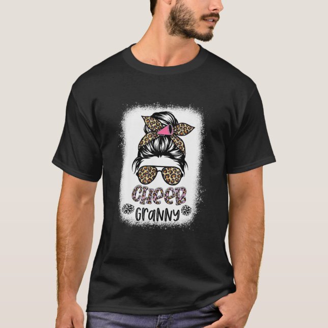 Camiseta Vovó Leopard Messy Bun Cheerleader Bleache (Frente)
