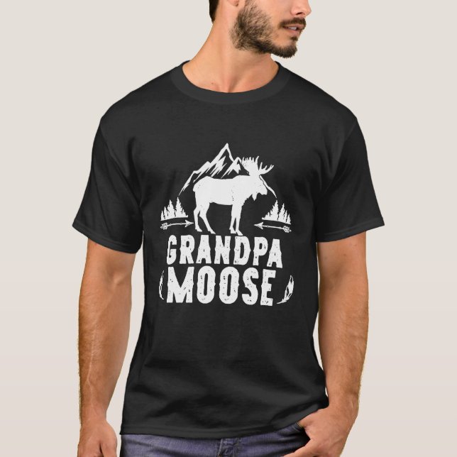 Camiseta Vovô Moose Combinação Familiar Caminhando (Frente)