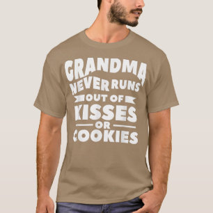 Camiseta Vovó Nunca Sai De Beijos Ou Biscoitos Fazendo