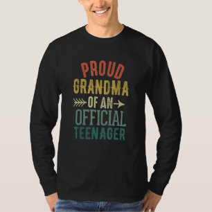 Camiseta Vovó Orgulhosa do Adolescente Oficial Aniversário