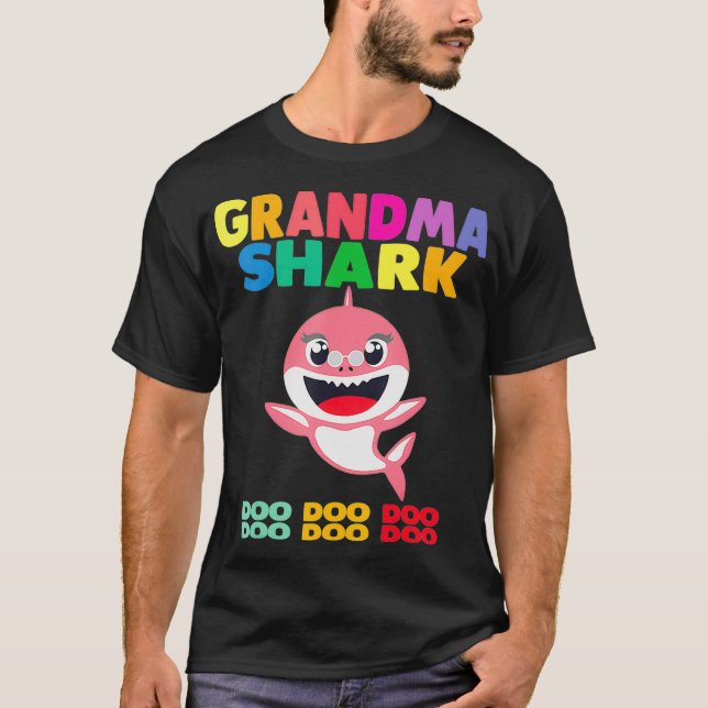 Camiseta Vovó Tubarão Presente Fofo-Bebê Design Família S (Frente)