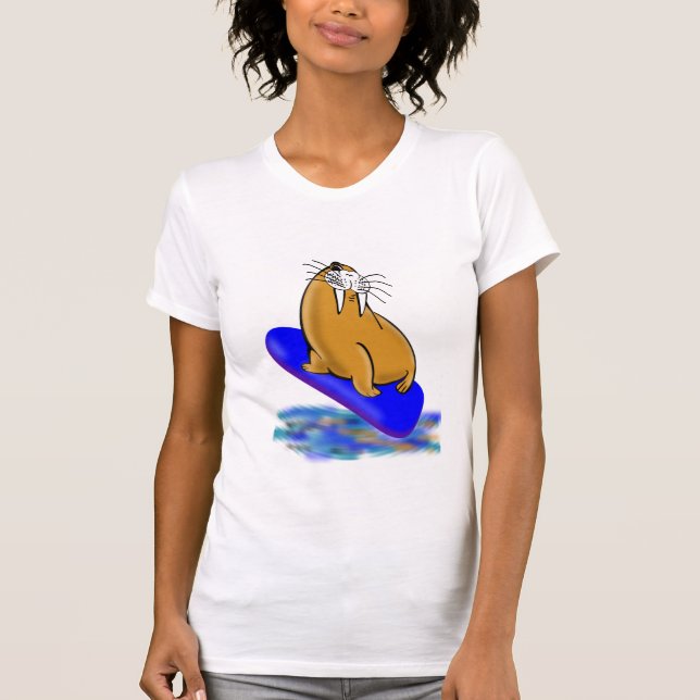Camiseta Wally A Walrus vai surfar (Frente)