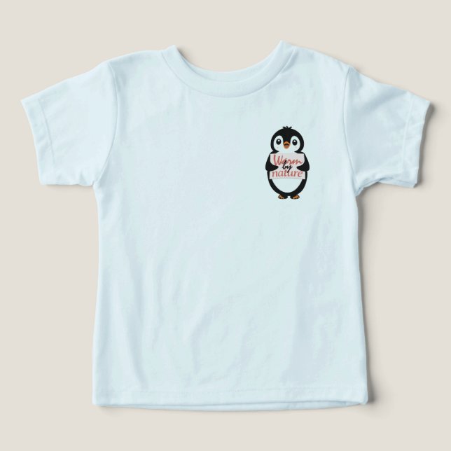 Camiseta Warm by nature: Adorable Penguin with Playful Text (Design frontal)