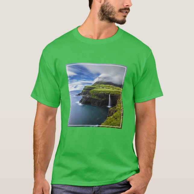 Camiseta Waterfalls | Faroe Islands, Denmark (Frente)