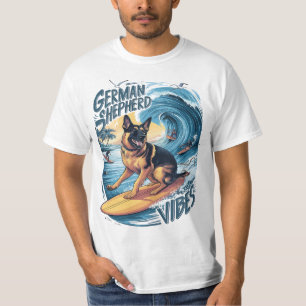 Camiseta Wave Rider: Um German shepherd surfando