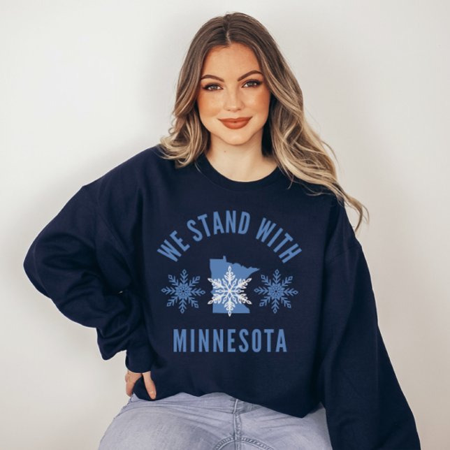 Camiseta We Stand With Minnesota Anti ICE Protest  (Criador carregado)