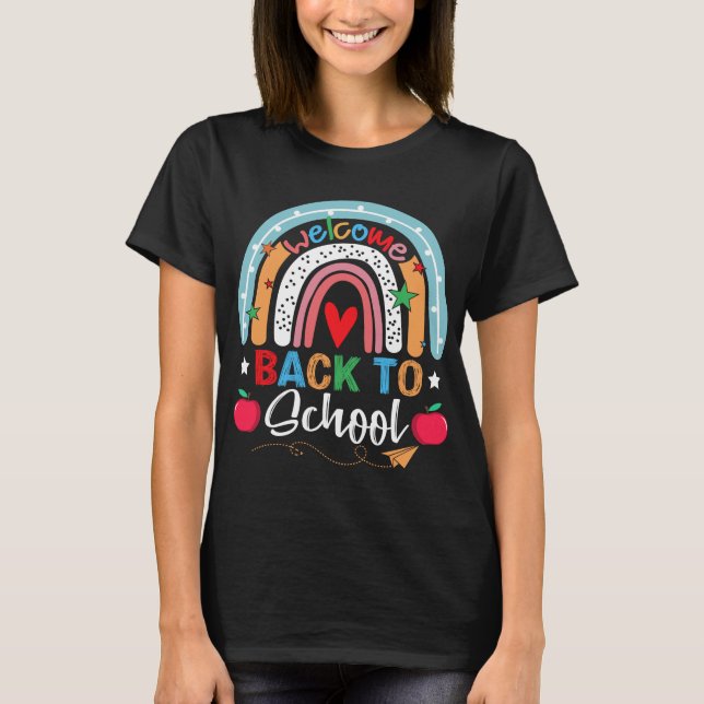 Camiseta Welcome Back To School Rainbow First Day of School (Frente)
