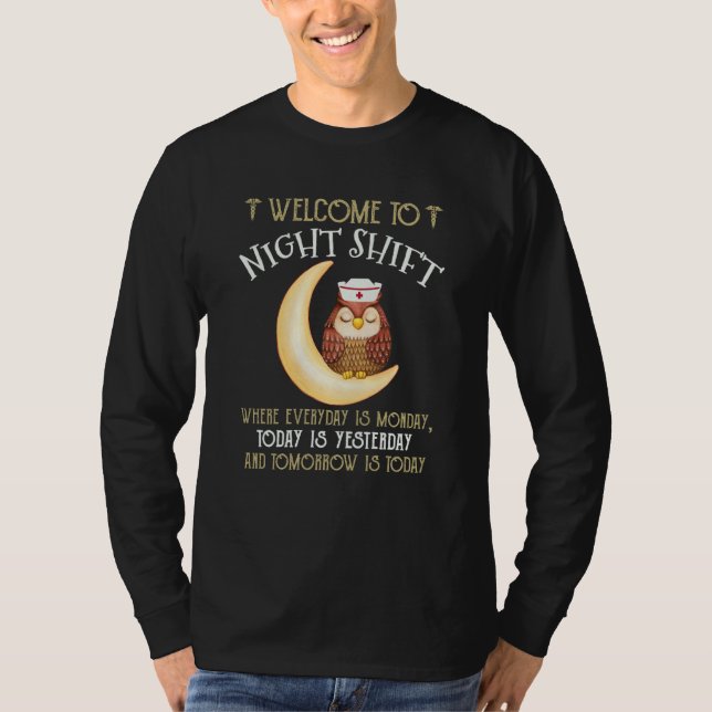 Camiseta Welcome To Night Shift Nurse Retro Love Stethoscop (Frente)