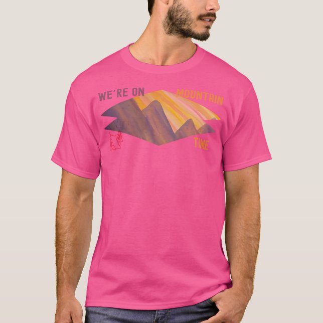Camiseta Wer On Mountain Time Geométrico Watercolor Mounta (Frente)