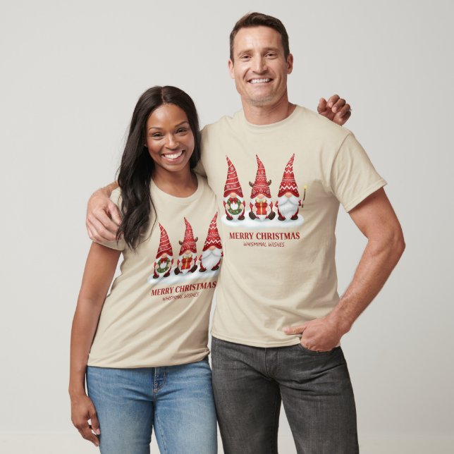 Camiseta Whimsical Christmas Gnomes Three Holiday Wishes (Unissex)
