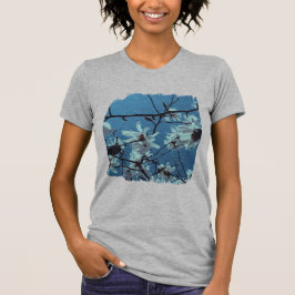 Camiseta White Magnolia Bloom Blue Sky