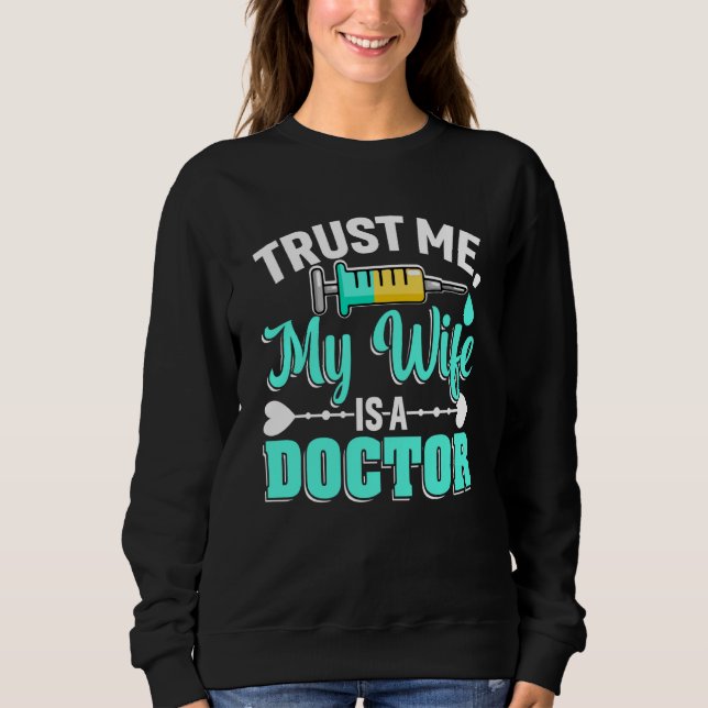 Camiseta Wife Is A Doctor Med School Medical Students Docto (Frente)