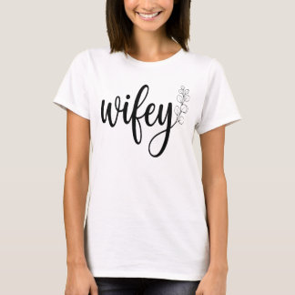 Camiseta Wifey Modern Script Branco Feminino