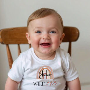 Camiseta Wild One First Birthday Rainbow & Sun Personalizad