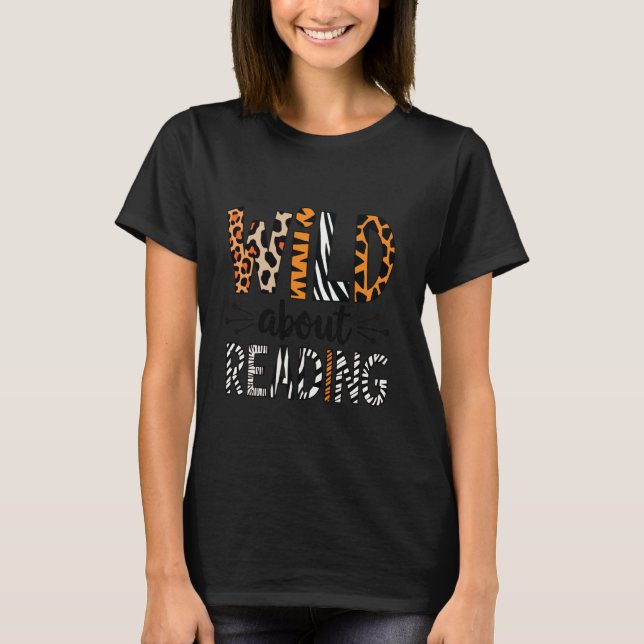 Camiseta Wild Sobre Leitura de Livros Leopard Zebra Impress (Frente)