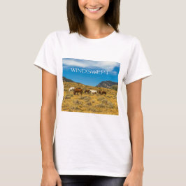 Camiseta WINDSWEPT Mountain View where horses graze scenic.