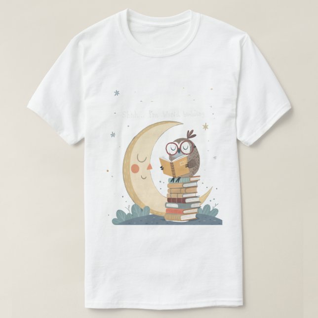 Camiseta Wise World Building Owl Moonlight Librarian T-Shi (Frente do Design)