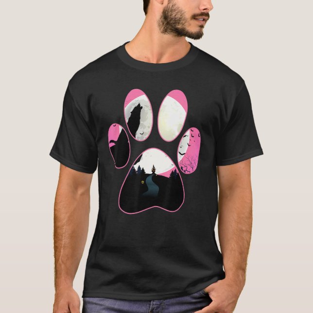 Camiseta Wolf Howling Na Lua Pink Dog Paw Halloween (Frente)