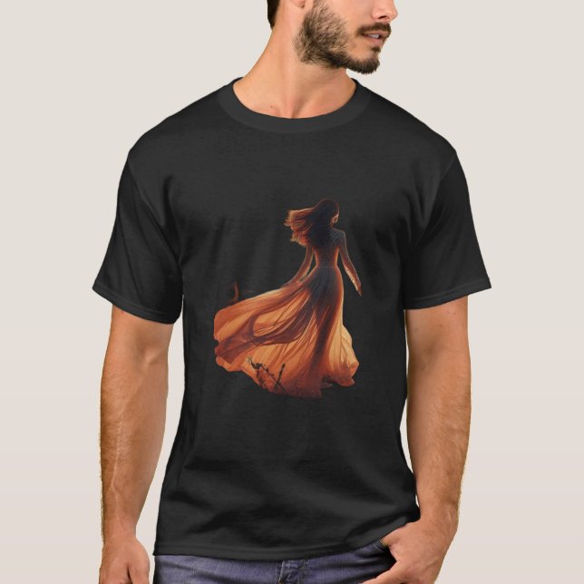 Camiseta Woman in a Flowing Gown on Short Sleeve Black Tee (Frente)