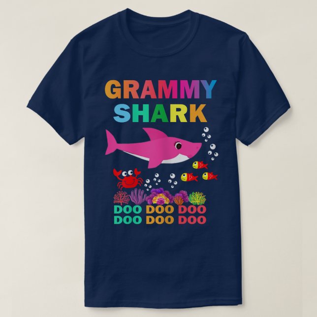 Camiseta Womens Grammy SharkMatching Family Dia de as mães  (Frente do Design)