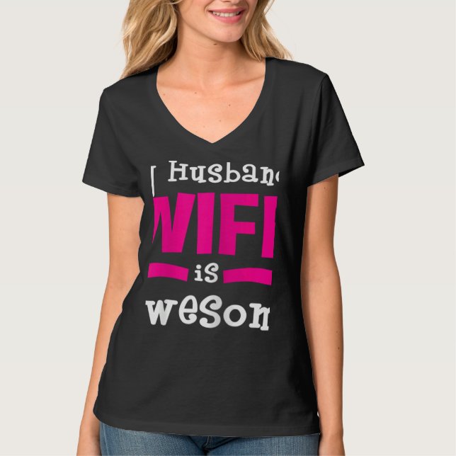 Camiseta Womens Humorous Statement Valentine's Day In Love  (Frente)