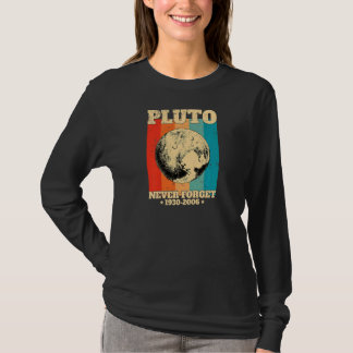 Camiseta Womens Never Forget Pluto Retro Space Science