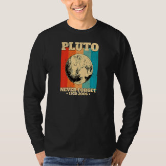 Camiseta Womens Never Forget Pluto Retro Space Science