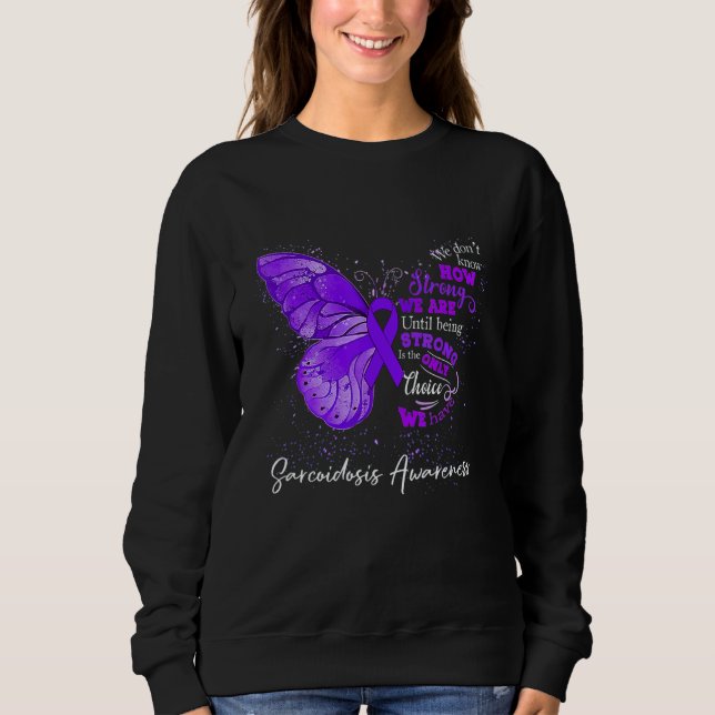 Camiseta Womens Sarcoidosis Awareness Purple Ribbon Butterf (Frente)