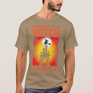 Camiseta Womens Scary spooky Halloween witch haunted castle