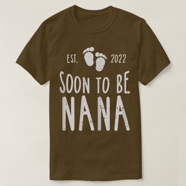 Camiseta Womens Soon To Be Nana 2022 Baby Feet Pregnancy Gr (Frente do Design)