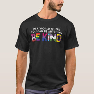 Camiseta World Be Kind LGBTQ Pride Flags Lésbicas Gay Trans