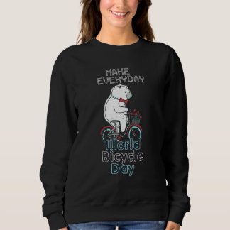 Camiseta World Bicycle Day Polar Bear Riding Bike   Biking