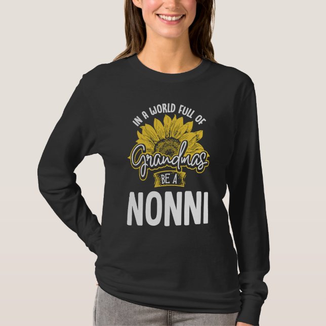 Camiseta World Full of Grandmas be a Nonni Gif (Frente)