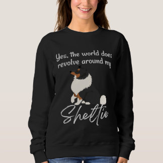Camiseta World Revolves Around TRI Sheltie Cute Sheltie Mom