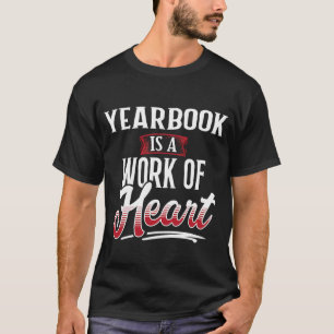 Camiseta YEARBOOK é uma obra de ouvidos para mulheres