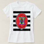 Camiseta Yeshua Messiah<br><div class="desc">As corajosas listras brancas e pretas e o oval desta tenda flagrante são panos de fundo atraentes para uma menorah abanada no arco-íris e Estrela de David que anuncia "Yeshua Messiah"! A parte traseira da árvore exibe uma menorah alta dentro de um quadro marcado em preto e branco. Aproveite! ~...</div>