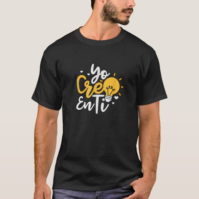 Camiseta Yo Creo En Ti Professora Espanhola Lightbulb (Frente)
