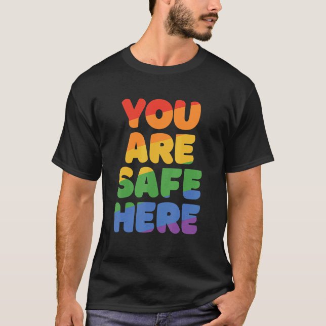 Camiseta You Are Safe With Me Rainbow Pride Lgbtq Gay Trans (Frente)
