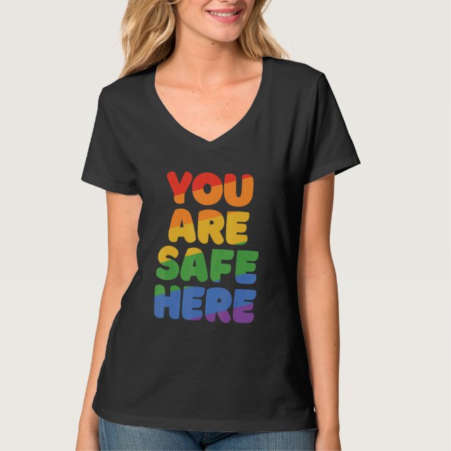 Camiseta You Are Safe With Me Rainbow Pride Lgbtq Gay Trans (Frente)