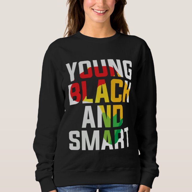 Camiseta Young Black and Smart I Am The Strong African Quee (Frente)