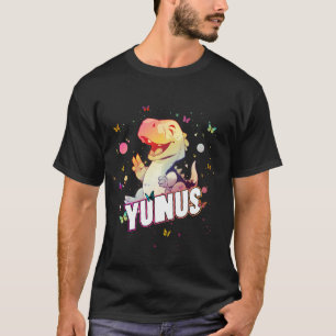 Camiseta YUNUS - Nome do Menino Bonito com Dinossauro Giro