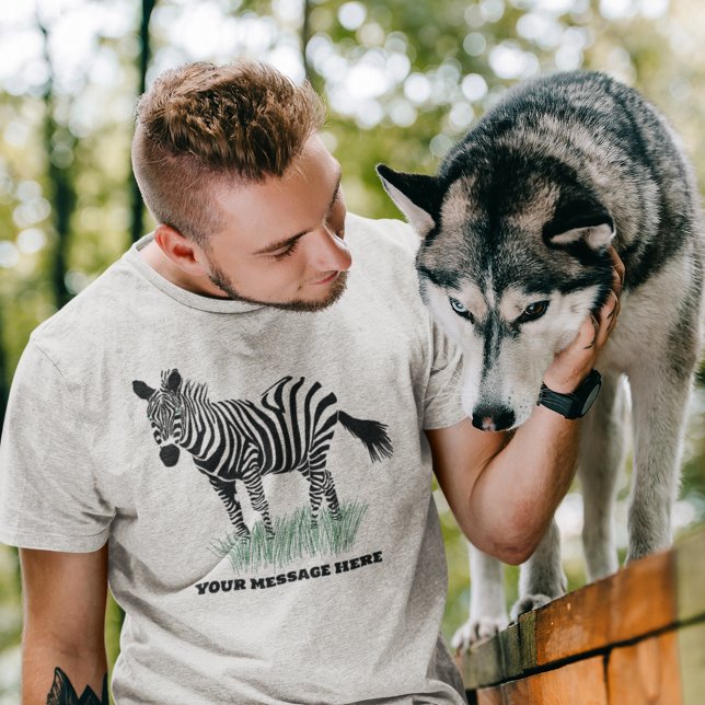 Camiseta Zebra na ilustração realista da grama (Criador carregado)