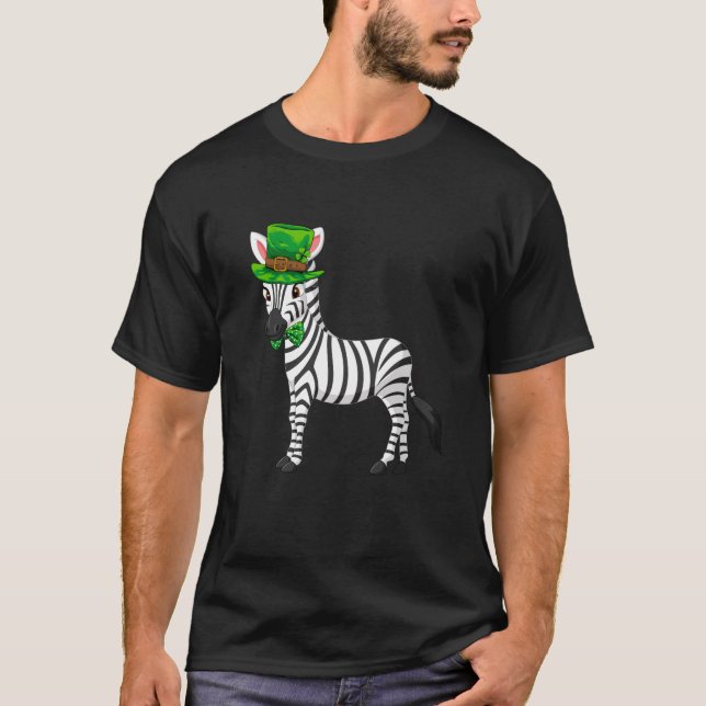 Camiseta Zebra Rua dia de Patrick com um Chapéu Leprechaun  (Frente)