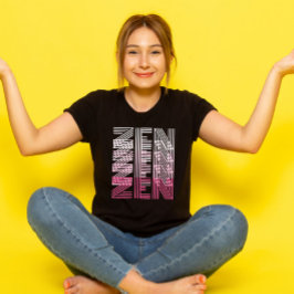 Camiseta ZEN Pink Monocromo Retro 70s Tipografia Yoga