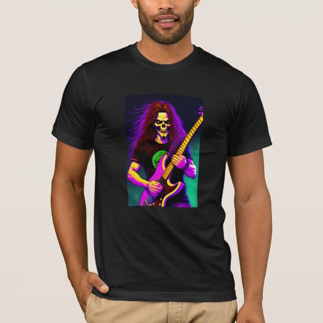 Camiseta Zumbi com cabelo comprido tocando guitarra baixo  (Frente)