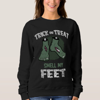 Camiseta Zumbi Doces ou Travessuras Cheire Meus Pés Hallowe