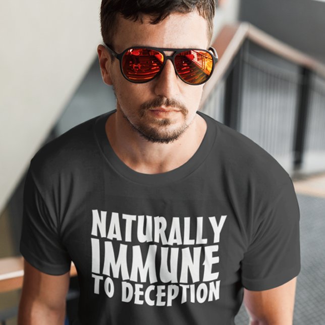 CAMISETAS "IMUNE À DECEPÇÃO" ANTI-VACINA (Criador carregado)